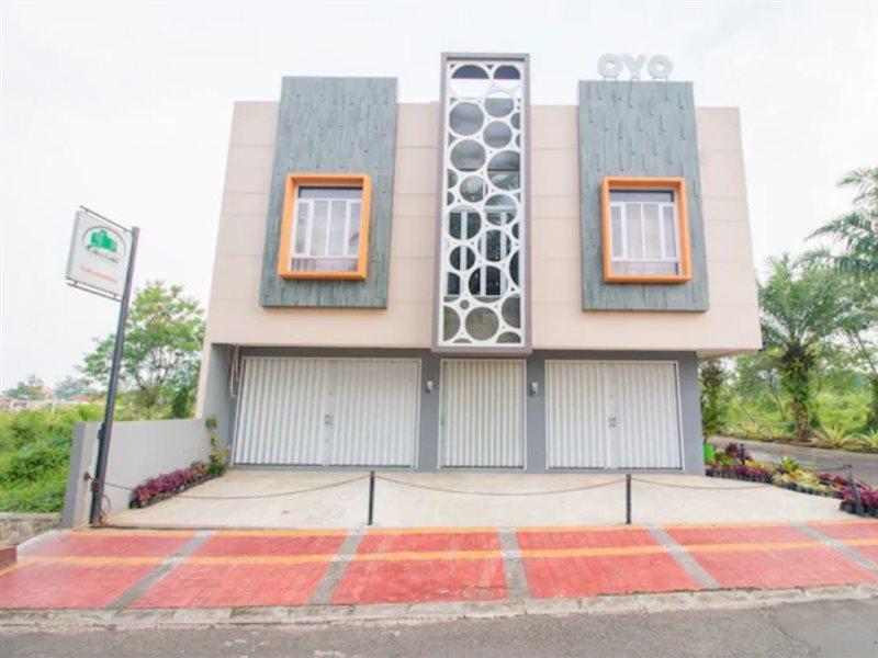 Oyo 871 Aira Costel Hotel Cianjur Kültér fotó