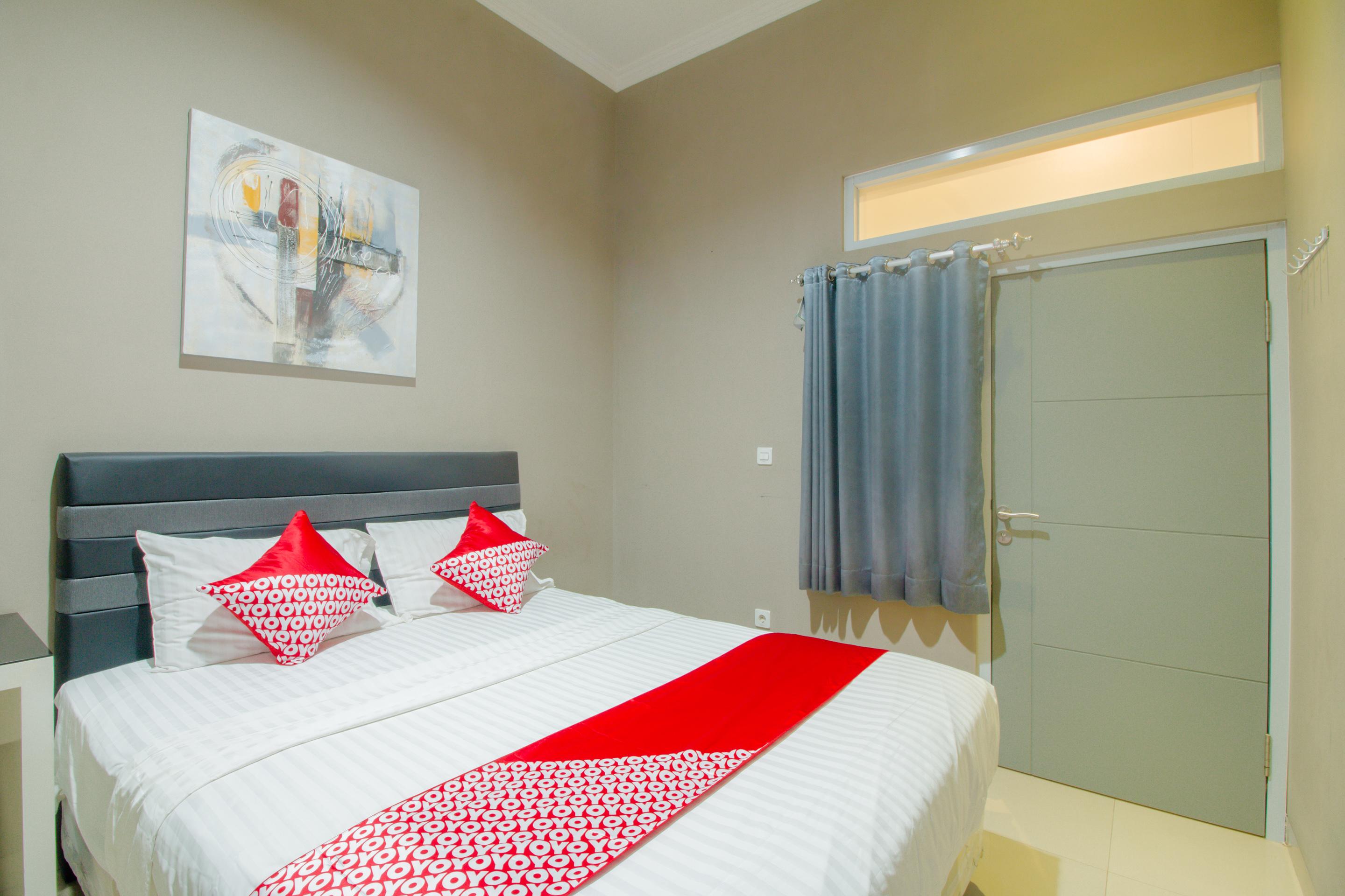 Oyo 871 Aira Costel Hotel Cianjur Kültér fotó
