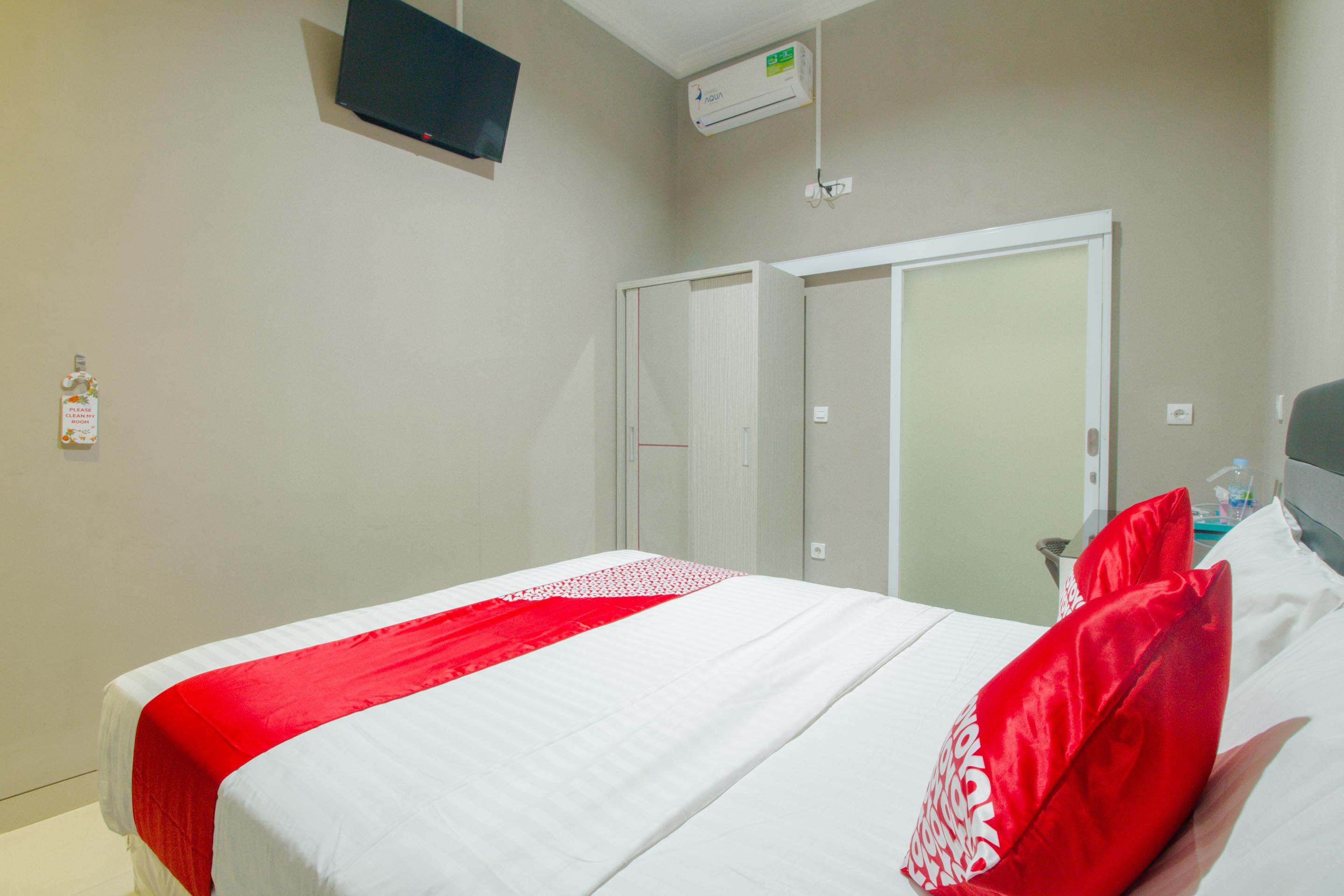 Oyo 871 Aira Costel Hotel Cianjur Kültér fotó