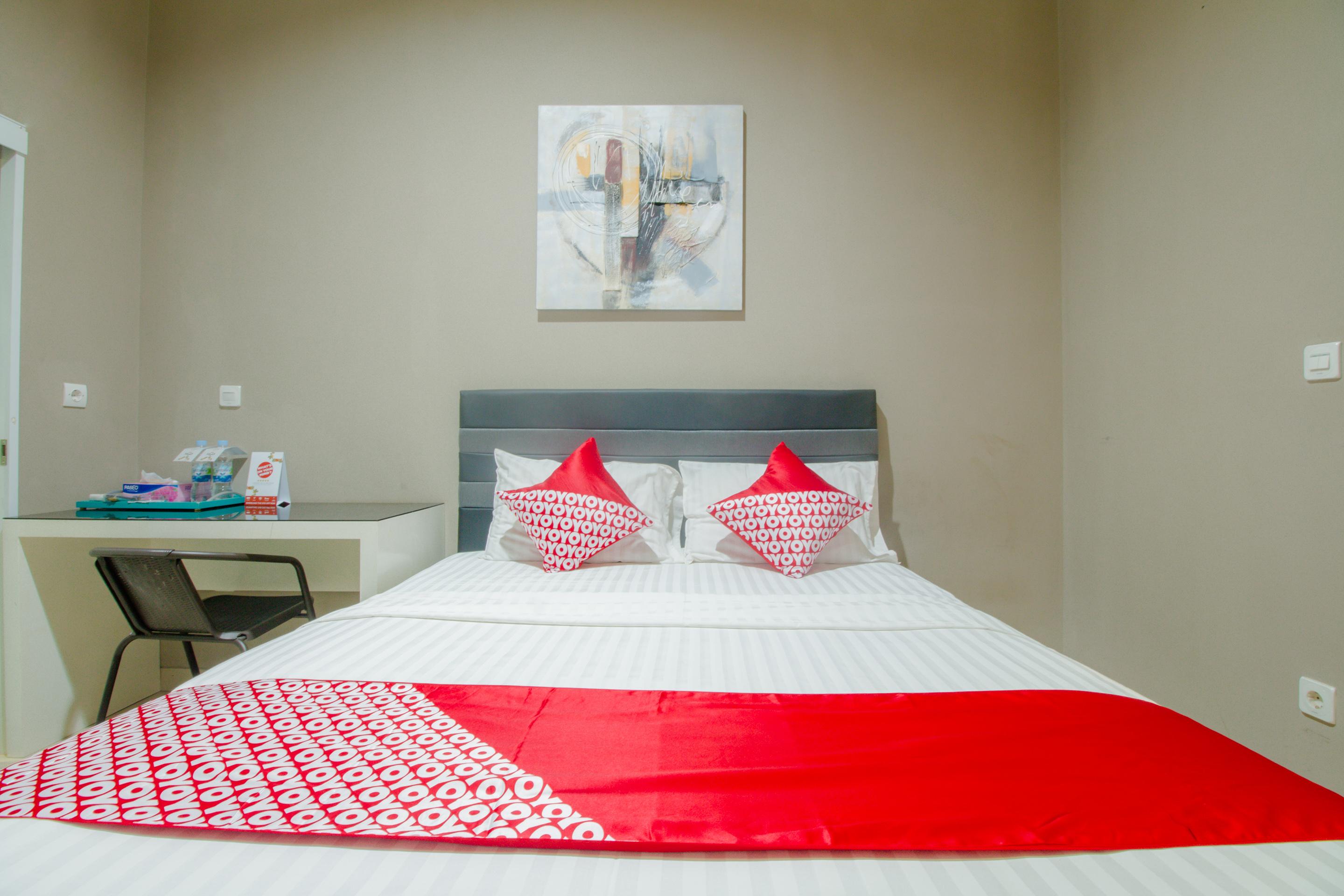 Oyo 871 Aira Costel Hotel Cianjur Kültér fotó