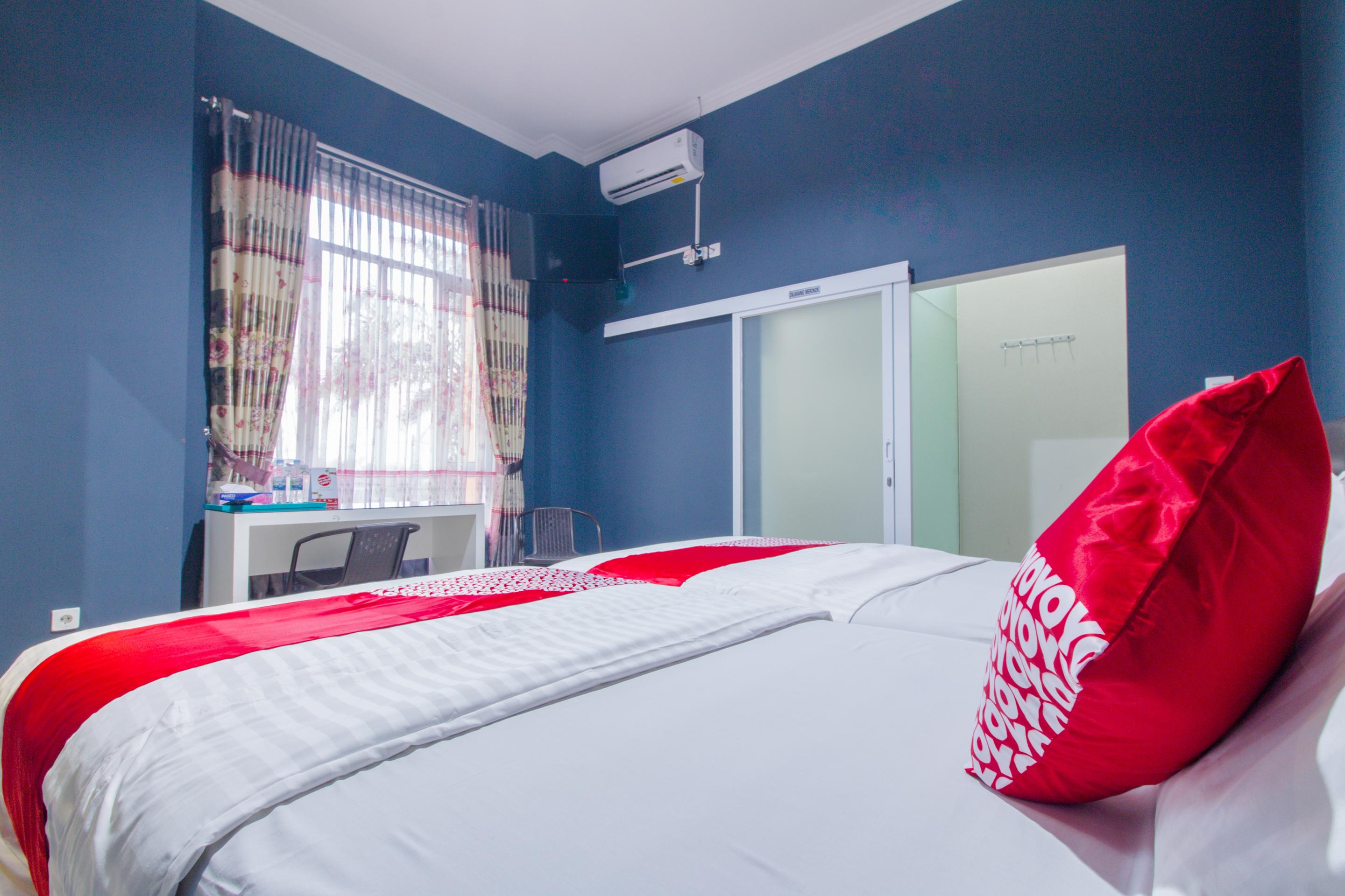 Oyo 871 Aira Costel Hotel Cianjur Kültér fotó