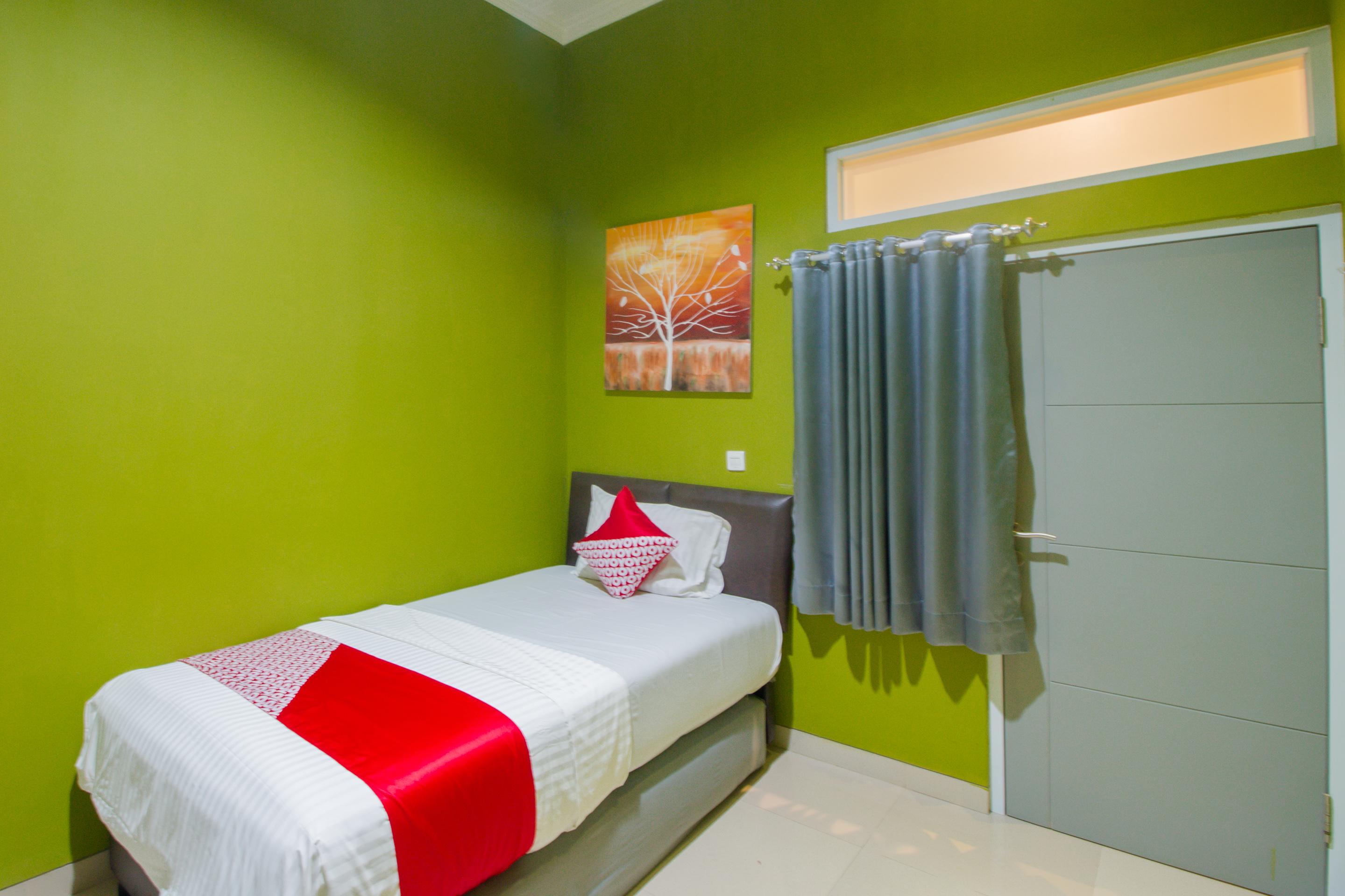 Oyo 871 Aira Costel Hotel Cianjur Kültér fotó