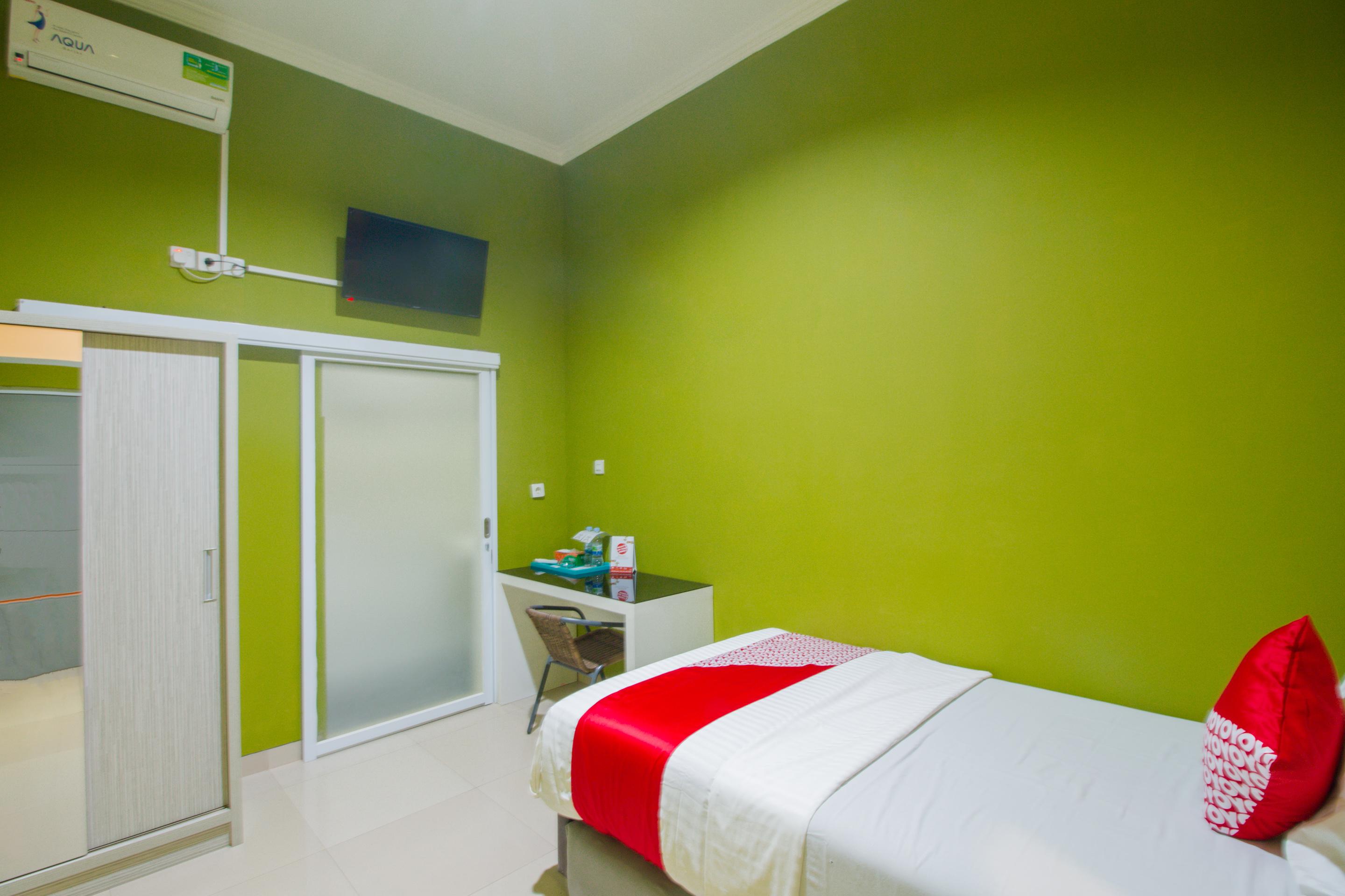Oyo 871 Aira Costel Hotel Cianjur Kültér fotó