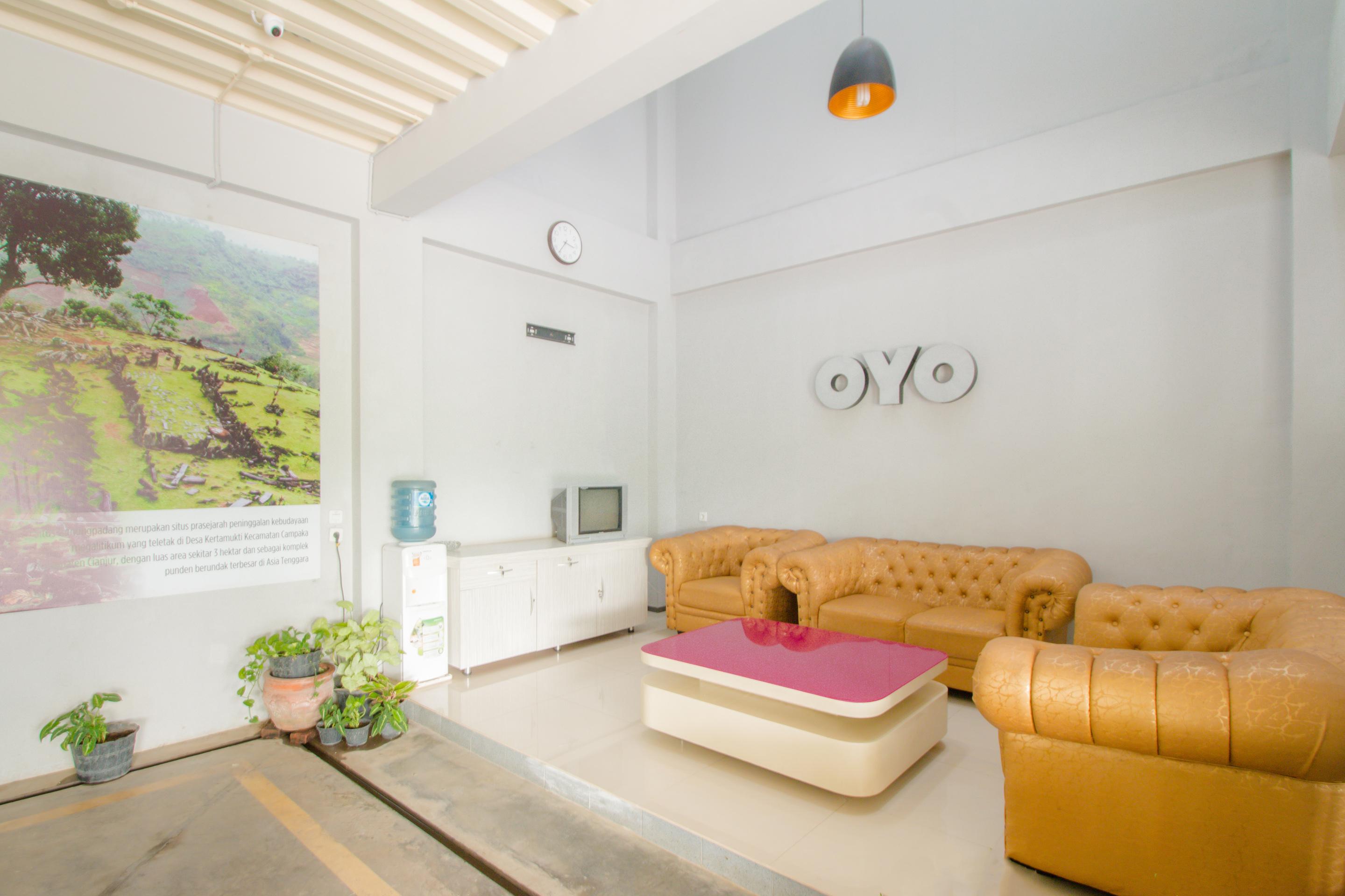 Oyo 871 Aira Costel Hotel Cianjur Kültér fotó
