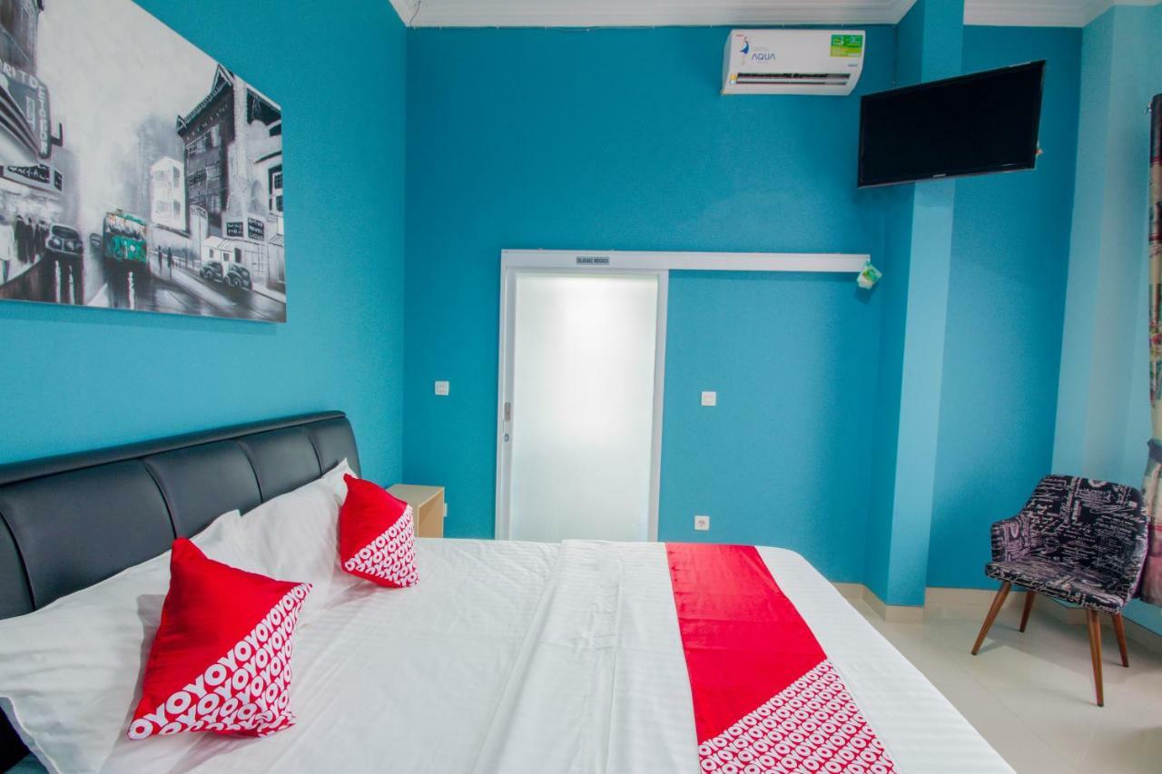 Oyo 871 Aira Costel Hotel Cianjur Kültér fotó